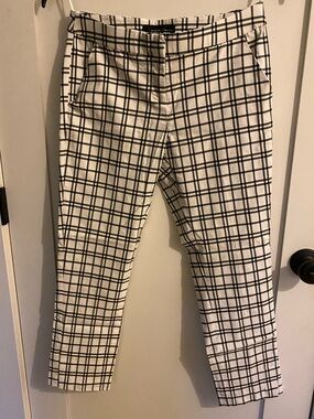 Amanda & Chelsea Black and White Cropped Trousers